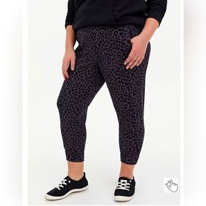 Torrid size 0 ponte zipper jogger gray leopard print relaxed fit cropped